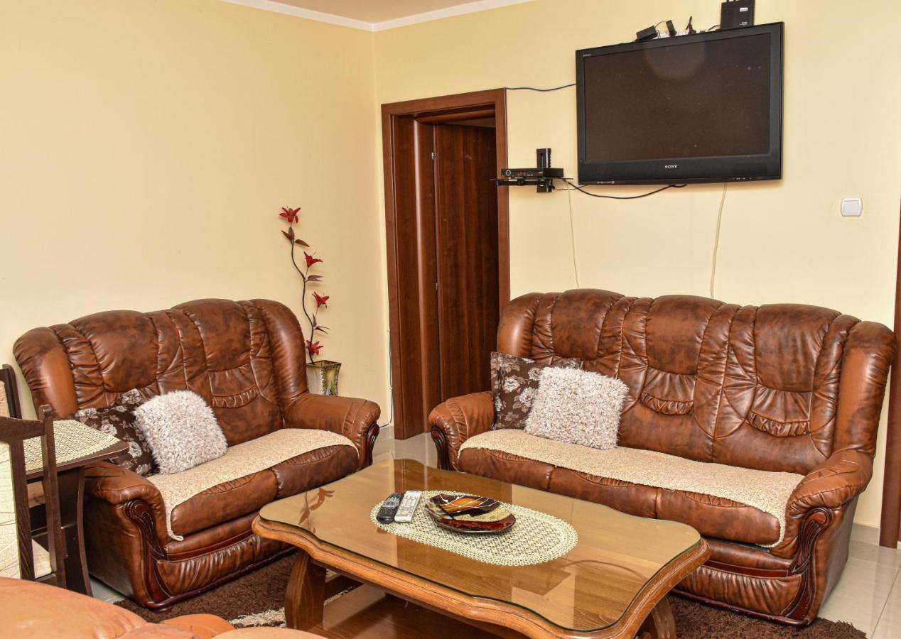 Simun Apartment *